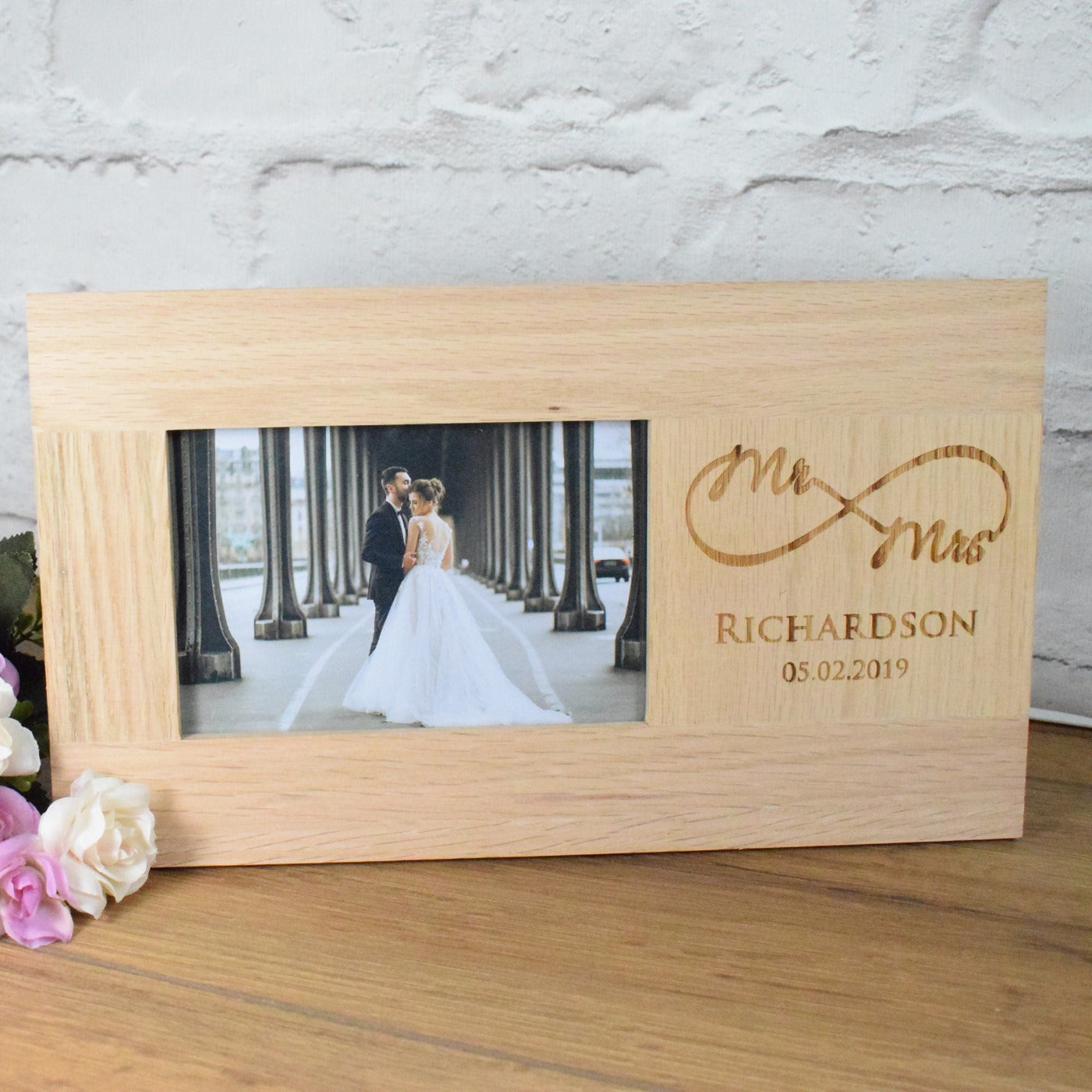 Personalised Wedding Photo Frame, Wedding Frames Personalised, Wedding Gift, Bride & Groom Gift Engraved Solid Oak 6x4 Photo frame - Infinity