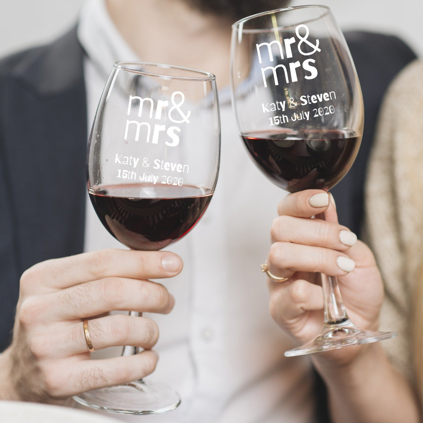 Set of 2 Personalised Engraved Wine Glasses - Newlywed Bride & Groom